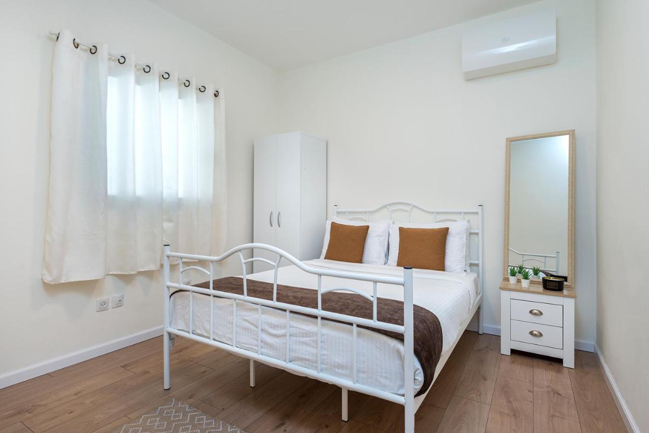 Melony Apartments Yam Suf Street Eilat Buitenkant foto