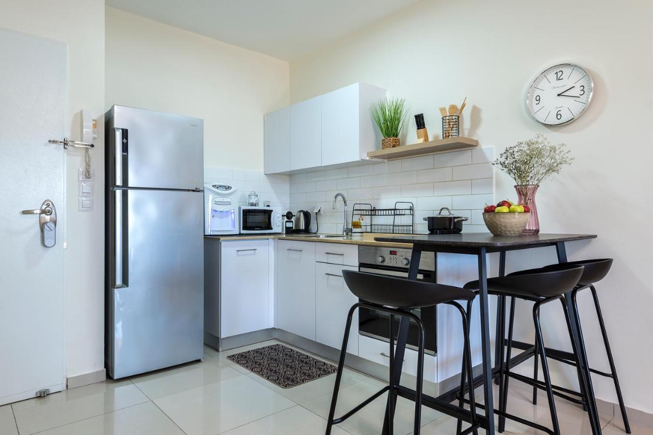 Melony Apartments Yam Suf Street Eilat Buitenkant foto