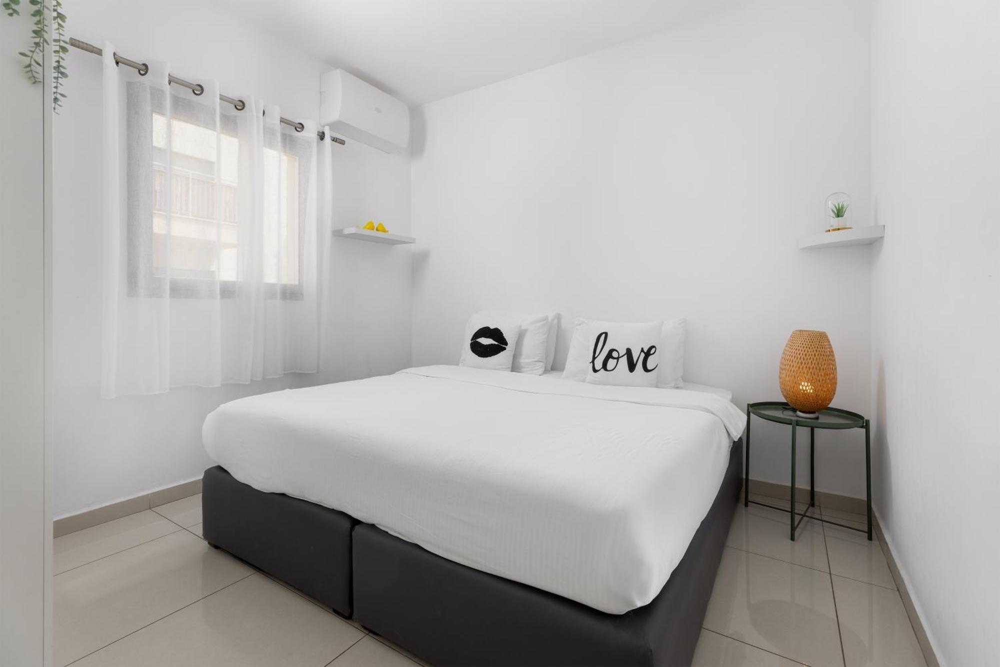 Melony Apartments Yam Suf Street Eilat Buitenkant foto